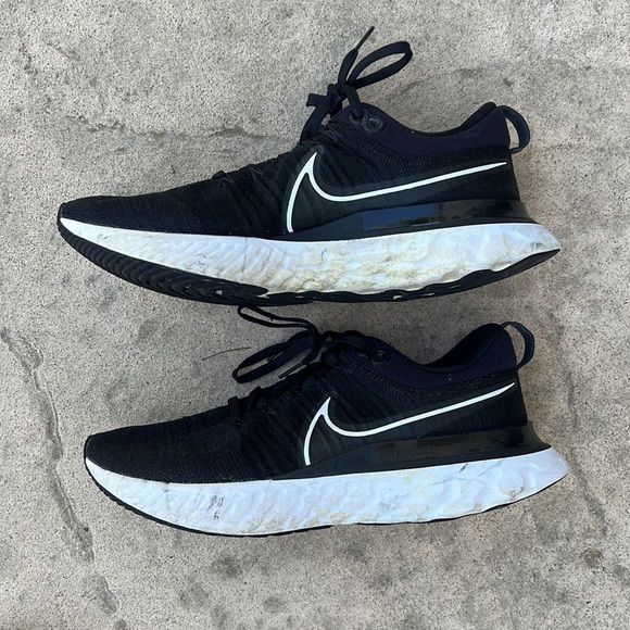 Nike React Infinity Run Flyknit 2 Black Men's Sneakers Size 12.5 - Picture 3 of 9